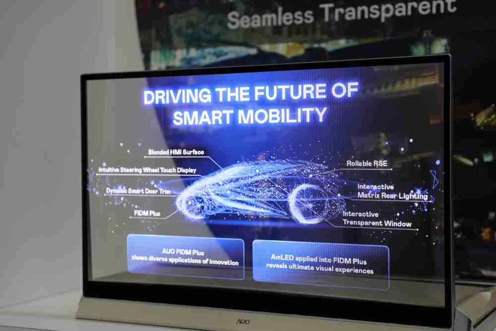 人生就是博凭借着超高亮度和透明度，，这款30吋透明Micro LED显示器在AR系统与智慧零售具有潜在的应用价值。。。。